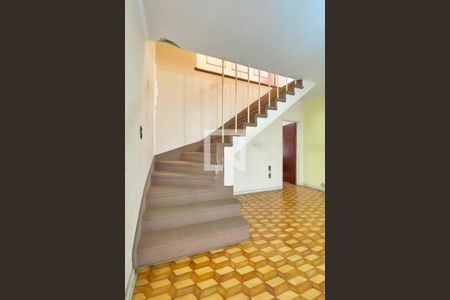 Escada de casa para alugar com 3 quartos, 186m² em Jardim, Santo André