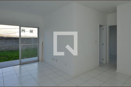 Sala de apartamento para alugar com 2 quartos, 100m² em Vargem Pequena, Rio de Janeiro