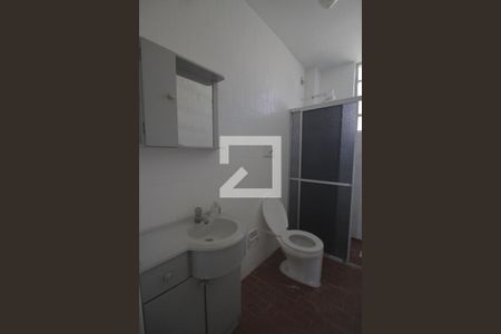 Banheiro de apartamento à venda com 1 quarto, 34m² em Jardim Itu, Porto Alegre