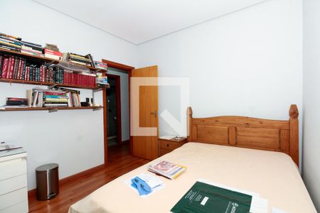Quarto 2 de casa para alugar com 2 quartos, 100m² em Passo da Areia, Porto Alegre
