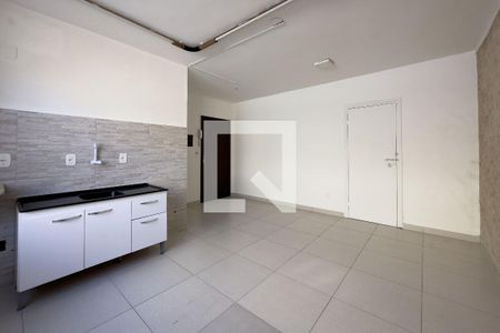 Sala/Cozinha de kitnet/studio para alugar com 0 quarto, 27m² em Cavalhada, Porto Alegre