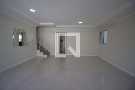 Sala de casa para alugar com 5 quartos, 360m² em Vargem Pequena, Rio de Janeiro