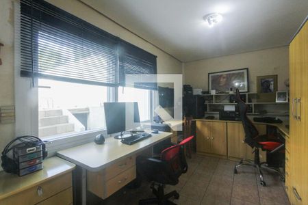 Escritório de casa à venda com 4 quartos, 248m² em Chácara das Pedras, Porto Alegre