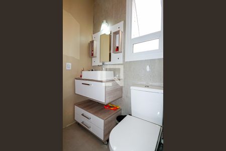 Banheiro da Suíte 1 de casa à venda com 2 quartos, 79m² em Espírito Santo, Porto Alegre