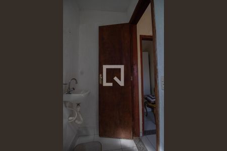 Banheiro  de kitnet/studio para alugar com 1 quarto, 24m² em Curicica, Rio de Janeiro