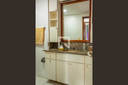Banheiro de apartamento à venda com 1 quarto, 50m² em Barra da Tijuca, Rio de Janeiro