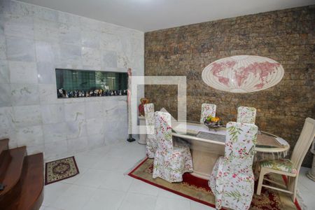 Sala  de casa à venda com 4 quartos, 600m² em Catete, Rio de Janeiro