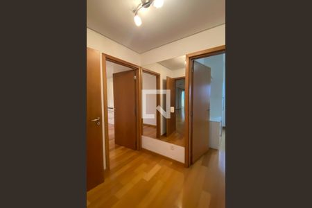 Corredor de apartamento para alugar com 3 quartos, 199m² em Tamboré, Barueri