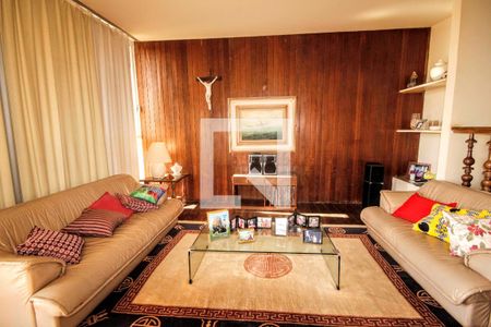 sala de casa à venda com 4 quartos, 690m² em São Lucas, Belo Horizonte