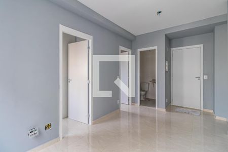 Sala de apartamento à venda com 2 quartos, 42m² em Jardim Tupanci, Barueri