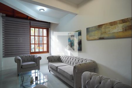 Sala de casa à venda com 4 quartos, 360m² em Jardim Itu, Porto Alegre