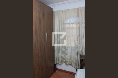 Quarto 2 de casa para alugar com 2 quartos, 100m² em Jardim Ester Yolanda, São Paulo