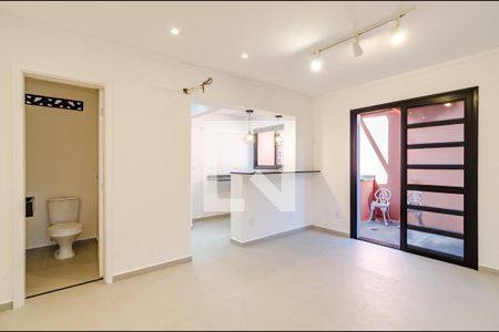 Sala de casa à venda com 2 quartos, 130m² em Alto de Pinheiros, São Paulo
