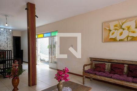 Sala de casa à venda com 5 quartos, 330m² em São Lucas, Belo Horizonte