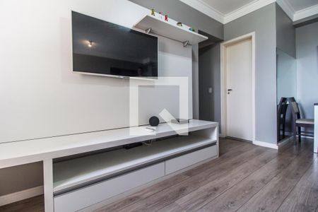 Sala de apartamento para alugar com 2 quartos, 74m² em Jardim Tupanci, Barueri