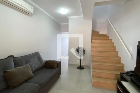 Sala de casa de condomínio à venda com 2 quartos, 65m² em Jardim Regina Alice, Barueri