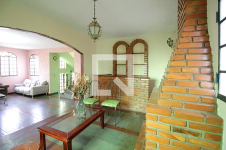 Sala de estar – Lareira de casa à venda com 4 quartos, 235m² em Havaí, Belo Horizonte