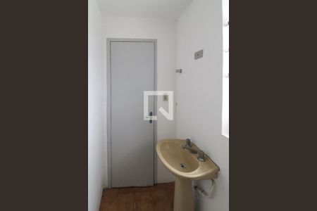 Banheiro de apartamento para alugar com 1 quarto, 29m² em Partenon, Porto Alegre