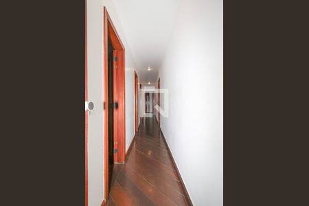 Corredor dos Dormitóruis de apartamento para alugar com 4 quartos, 271m² em Barra da Tijuca, Rio de Janeiro