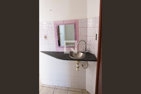 Lavabo de apartamento para alugar com 2 quartos, 60m² em Jaqueline, Belo Horizonte