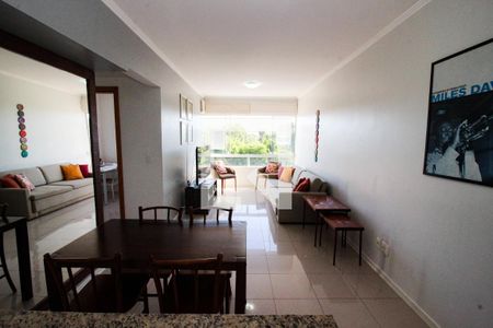 Sala de apartamento à venda com 3 quartos, 72m² em Cavalhada, Porto Alegre