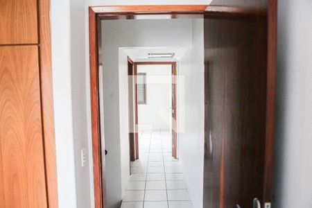 Corredor de casa à venda com 2 quartos, 138m² em Vila Pires, Santo André