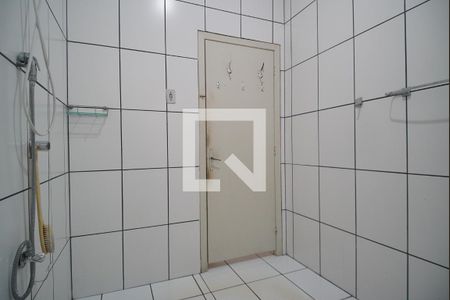 Banheiro de casa à venda com 2 quartos, 110m² em Navegantes, Porto Alegre