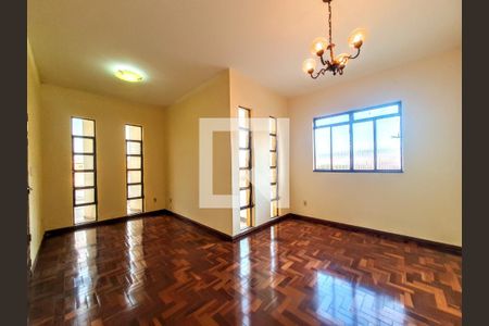 Sala de casa à venda com 6 quartos, 356m² em Concórdia, Belo Horizonte