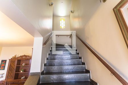 Escada de Acesso aos Quartos de casa à venda com 4 quartos, 200m² em Grajaú, Belo Horizonte