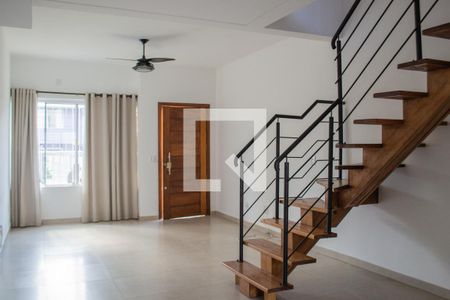 Sala de casa à venda com 2 quartos, 95m² em Guarujá, Porto Alegre