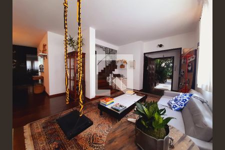 Sala de casa para alugar com 7 quartos, 540m² em Cosme Velho, Rio de Janeiro
