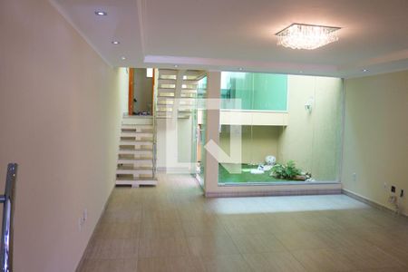 Sala de casa para alugar com 6 quartos, 205m² em Santa Paula, São Caetano do Sul