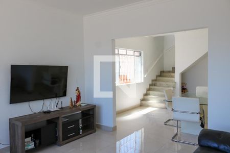 Sala de Estar de casa à venda com 4 quartos, 211m² em Olímpico, São Caetano do Sul