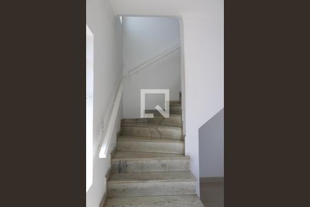 Escada de casa à venda com 4 quartos, 211m² em Olímpico, São Caetano do Sul