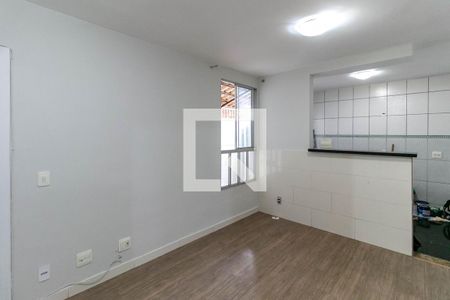 Sala de apartamento para alugar com 2 quartos, 80m² em Dom Cabral, Belo Horizonte