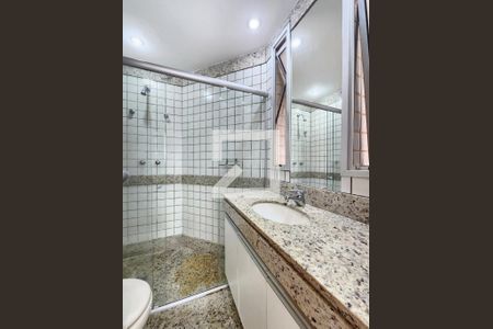 Banheiro da Suíte de apartamento à venda com 2 quartos, 72m² em Vila da Serra, Nova Lima