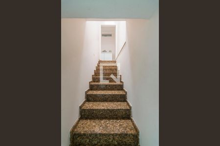 Escada de casa para alugar com 3 quartos, 380m² em Vila Assunção, Santo André