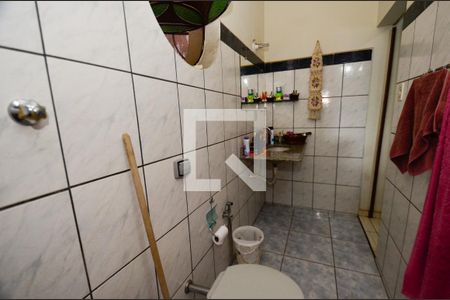 Banheiro suite de casa à venda com 4 quartos, 320m² em Sagrada Família, Belo Horizonte