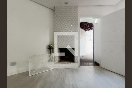 Sala - Lareira de casa para alugar com 3 quartos, 140m² em Água Branca, São Paulo