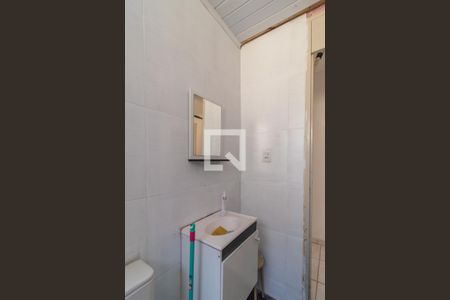 Banheiro de apartamento à venda com 1 quarto, 57m² em Vila Nova, Porto Alegre