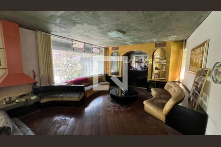 Sala de casa para alugar com 3 quartos, 350m² em Jardim das Bandeiras, São Paulo