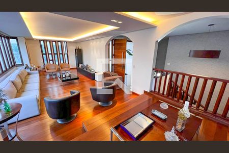Sala de casa à venda com 5 quartos, 450m² em Santa Lúcia, Belo Horizonte
