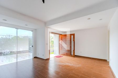 Sala de casa à venda com 4 quartos, 250m² em Tristeza, Porto Alegre