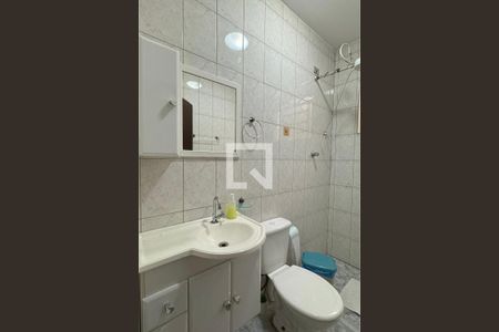 Banheiro de casa à venda com 3 quartos, 150m² em Jardim Tupanci, Barueri
