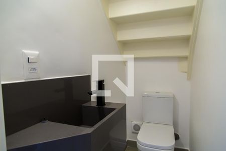 Lavabo de casa de condomínio para alugar com 4 quartos, 200m² em Vila Mariana, São Paulo
