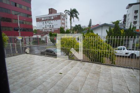 Sala 1 - Vista de casa para alugar com 3 quartos, 240m² em Jardim Lindóia, Porto Alegre