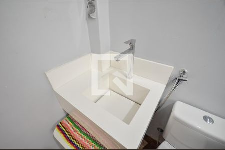 Banheiro de apartamento à venda com 1 quarto, 28m² em Tijuca, Rio de Janeiro