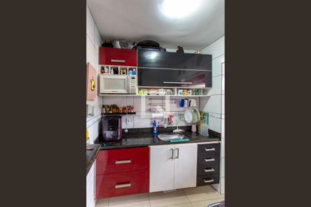Cozinha de casa de condomínio à venda com 2 quartos, 58m² em São Gabriel, Belo Horizonte