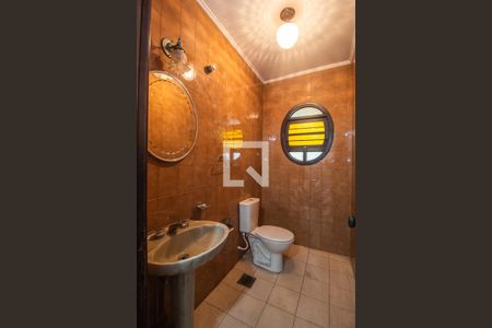 Banheiro de casa à venda com 4 quartos, 347m² em Medianeira, Porto Alegre