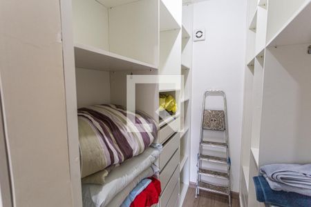 Closet da Suíte de apartamento para alugar com 2 quartos, 61m² em Nova Floresta, Belo Horizonte